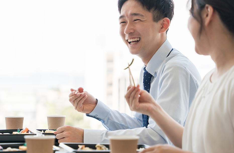 昼食・先輩社員座談会