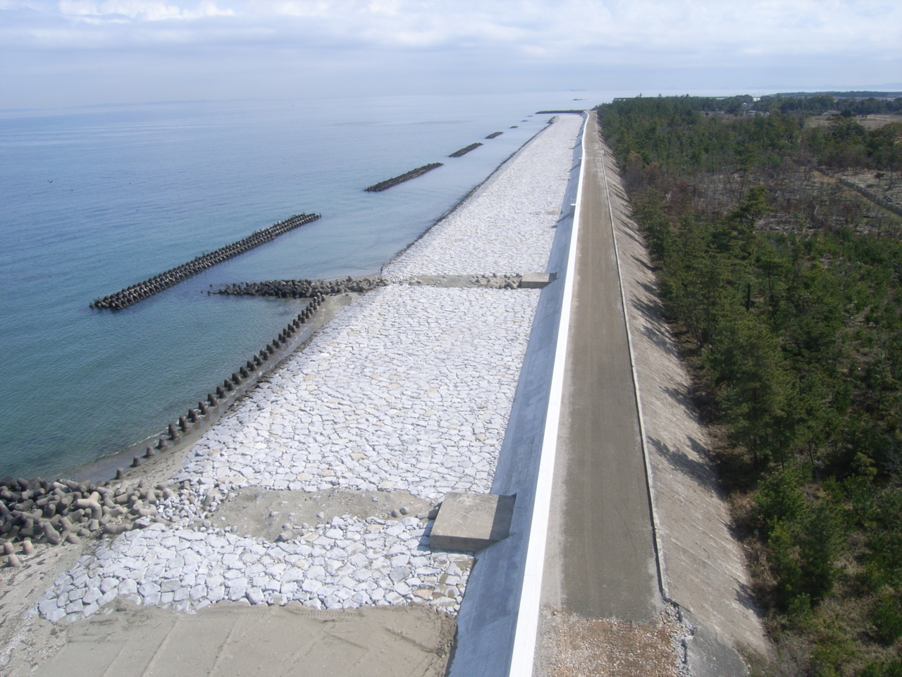 平成年度 西南海岸川尻堤防工事 日本土建株式会社 コーポレートサイト 平成年度 西南海岸川尻堤防工事 日本土建株式会社 コーポレートサイト